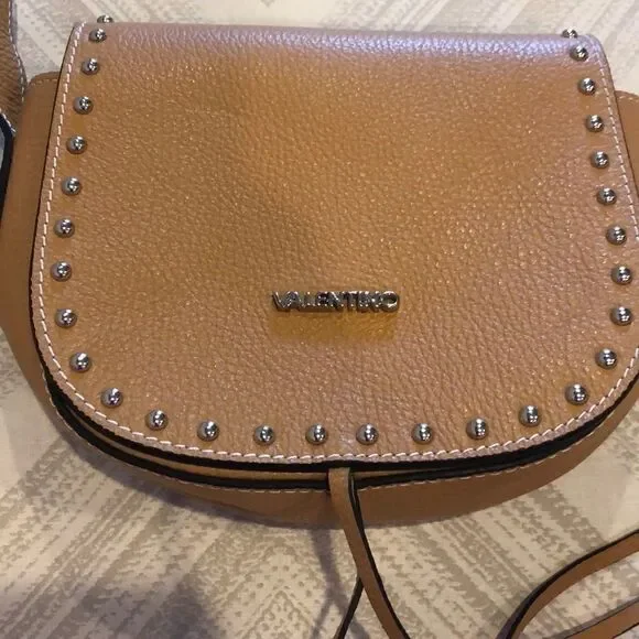 Mario Valentino Tan Small Satchel Crossbody Bag Silver Grommets Adjustable Strap - Picture 2 of 8